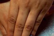 Manicure alla moda per unghie a mandorla: tendenze di design uniche