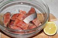 Chum salmone cotto al cartoccio nel forno